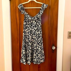 NWOT sz S Old Navy Black and White Floral Dress